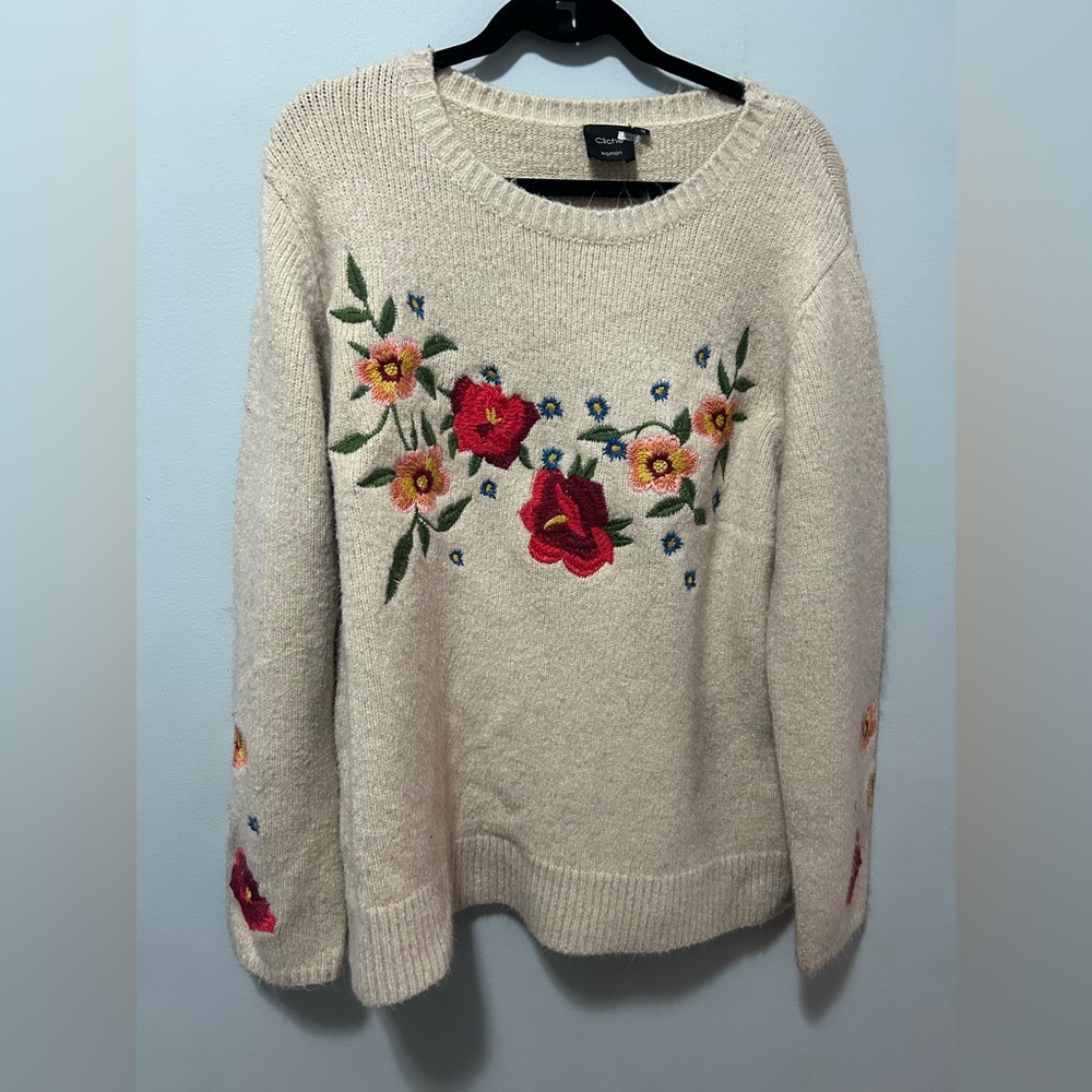 Cliche  Floral Embroidered Cream Sweater